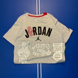 Jordan Men's Grey streetwear tee